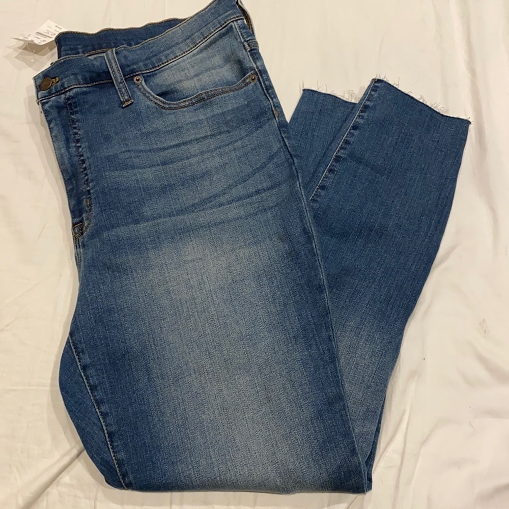 J. CREW 9" high rise skinny cut off raw hem 34 NWT
